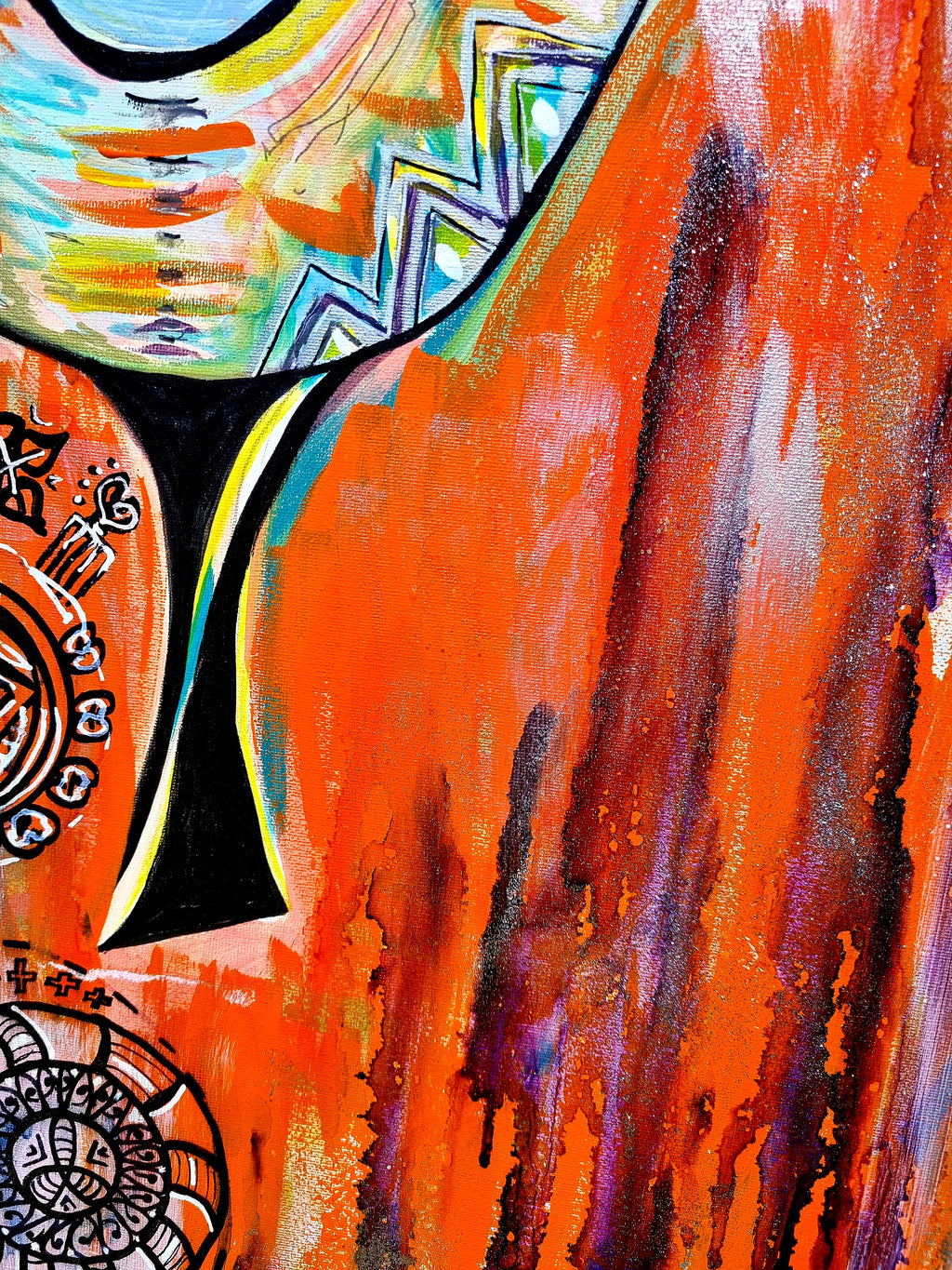 Naranja detail: the black triangular neck set against streaming orange and violet drips